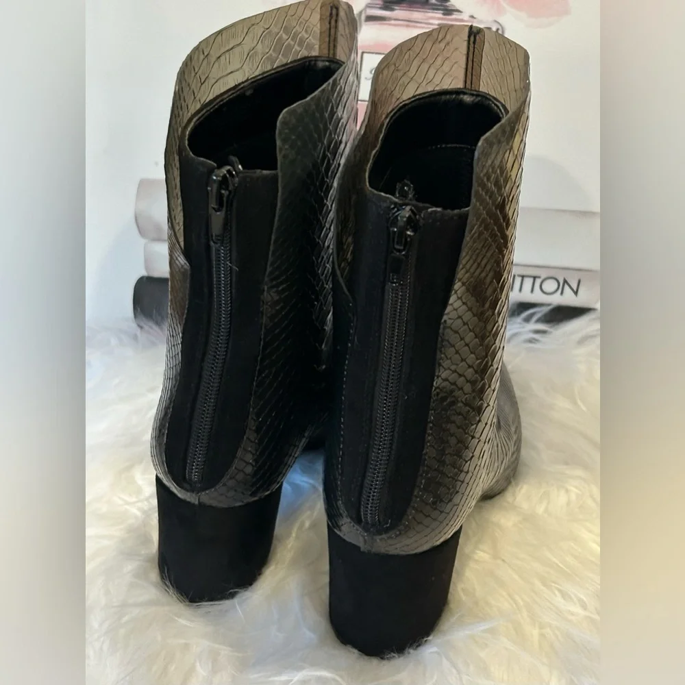 Charles & Keith Black Snakeskin Embossed Ankle Boots Block Heel Size 8